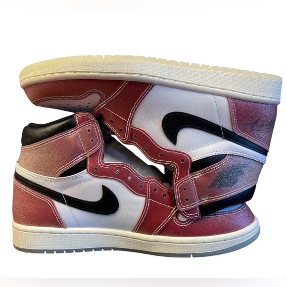 Air Jordan 1 Retro High OG SP X Trophy Room ‘Chicago’ sneakers. Size 8M. main image 5